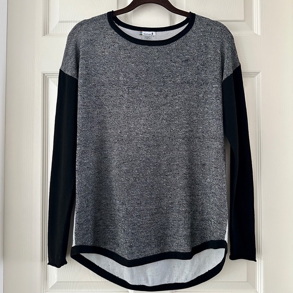 Smartwool Shadow Pine Colorblock Crew Sweater Black Gray Size Small *Flaw* - Picture 3 of 11